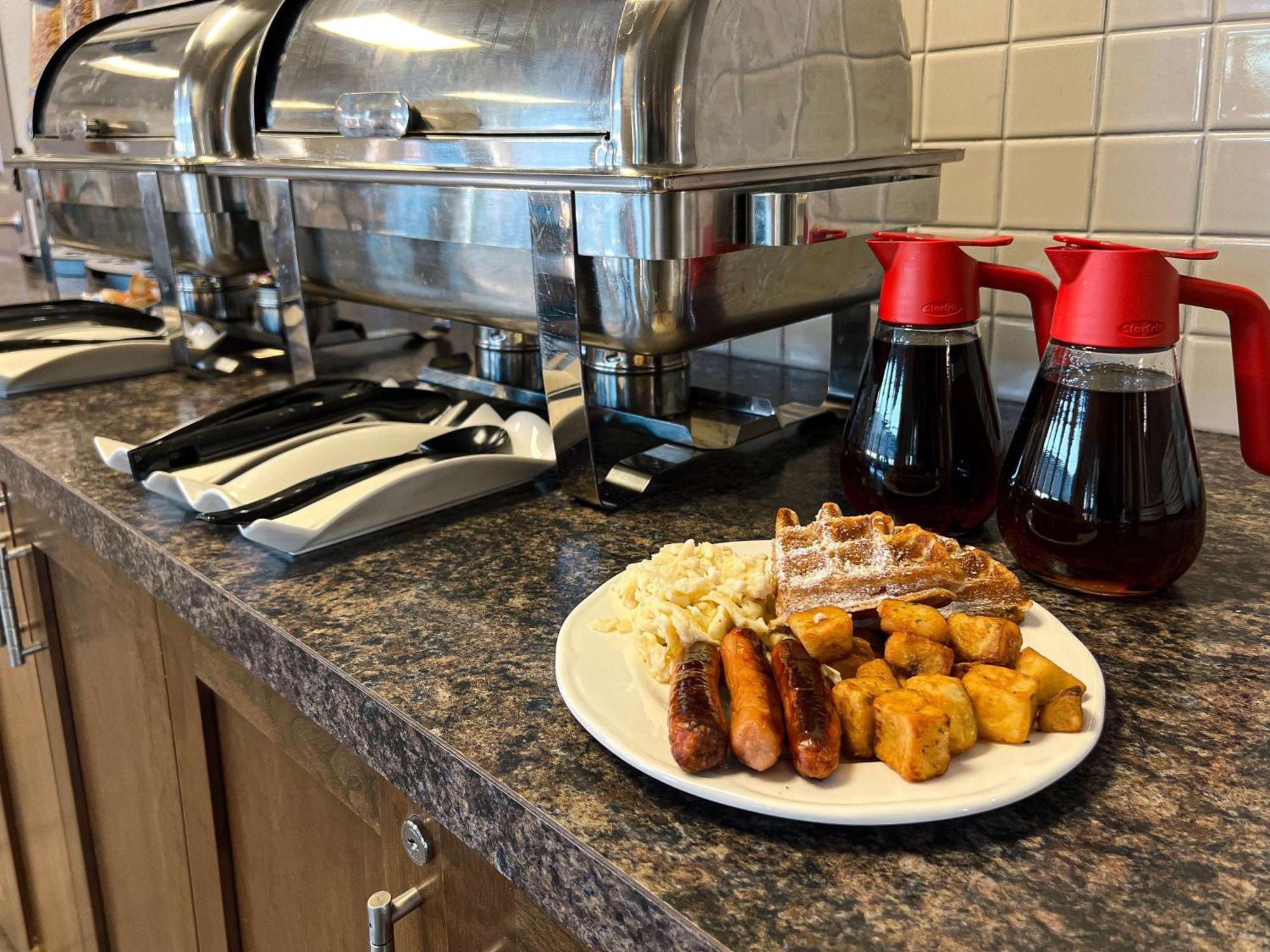 Coast Swift Current Hotel Εξωτερικό φωτογραφία