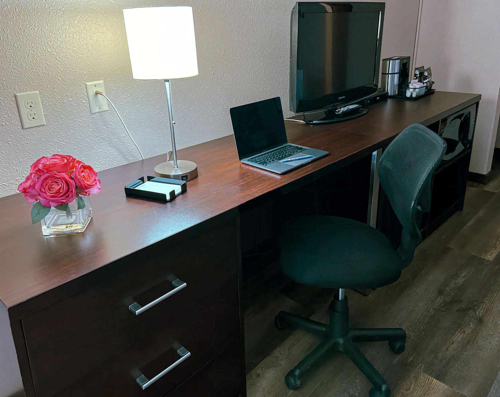 Coast Swift Current Hotel Εξωτερικό φωτογραφία