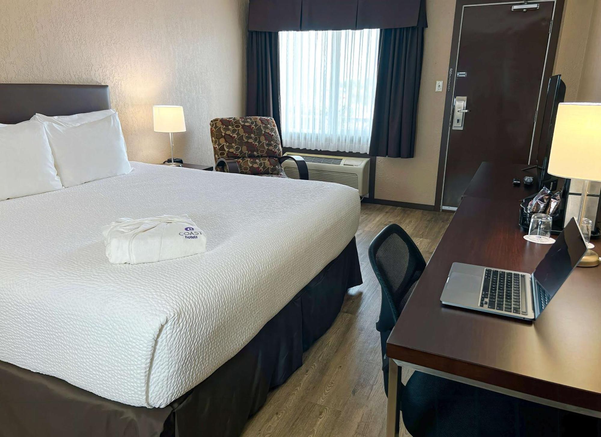 Coast Swift Current Hotel Εξωτερικό φωτογραφία